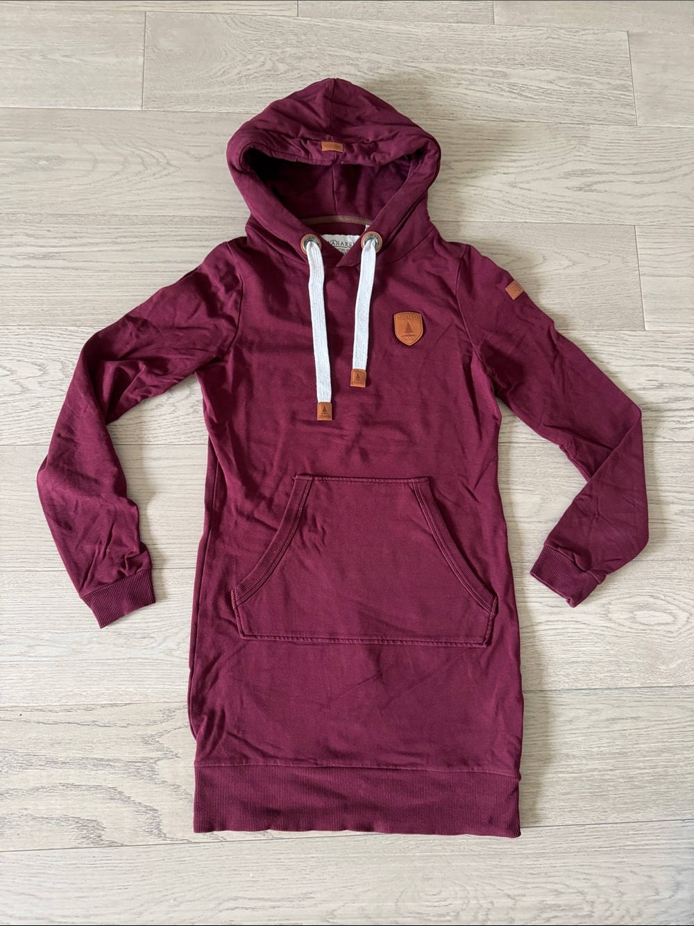 WANAKOME LUXE Maroon Hooded Sweatshirt Dress with Kangaroo Pocket. Size small.